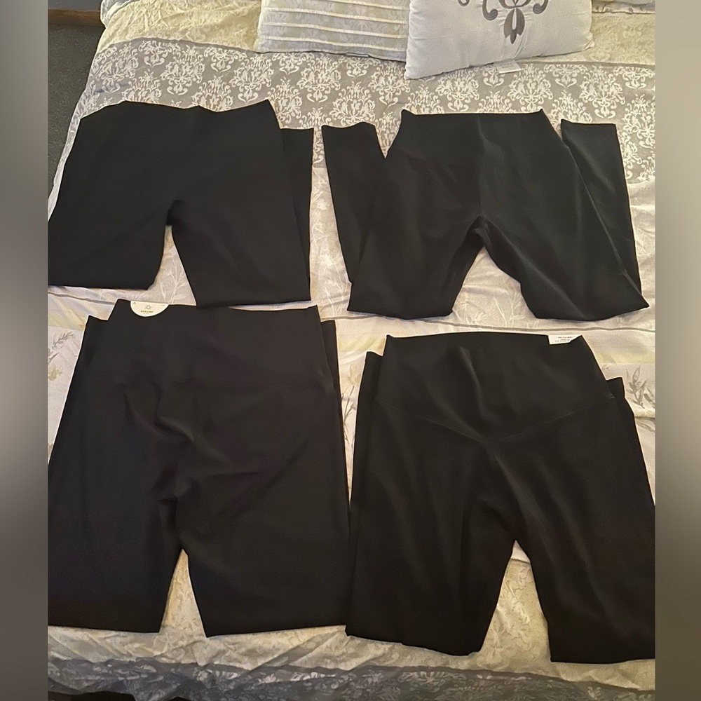 Lot of Four Women’s Aerie leggings